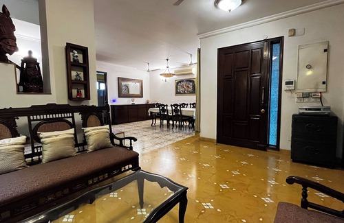 DLF Phase 3 House | Aradhay Villa- Charming 3 BR house with WiFi and AC in gorgeous Gurugram