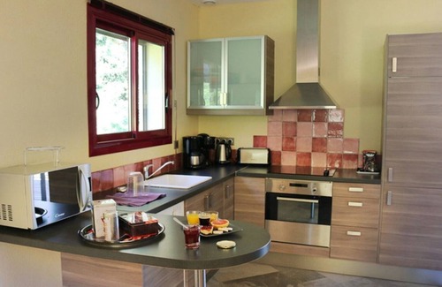Premian House | ARAMON: 5-bed gîte 75 m2 landscaped garden 4000m2 in Regional Park