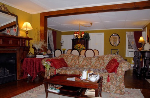East Marion Bed & Breakfast | Arbor View House B&B