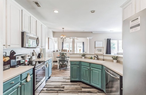 Winston - Salem House | Arcade Kid Friendly Firepit Grill HotTub