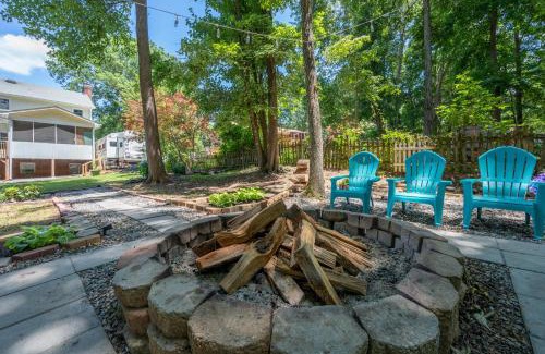Kernersville Apartment | Arcade, Ping Pong, Hot Tub, Gas Grill, & King Bed