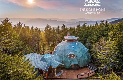 Snowshoe House | Architectural marvel w/firepit, hot tub, prime location, lounge & bar rooms!
