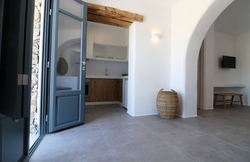 Plaka House | Archon Seaside Retreat