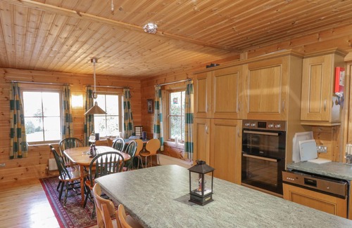 Ballinagleragh Cabin | ARDCUILLEAN, pet friendly in Ballinaglera, County Leitrim