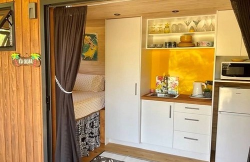 Arorangi Apartment | Are Mii , a stylish one room container home