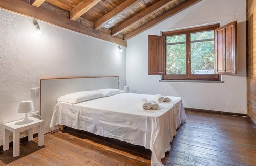 Ales House | Are you looking for a good vacation home with possibilities for a varied vacation? Then this house m