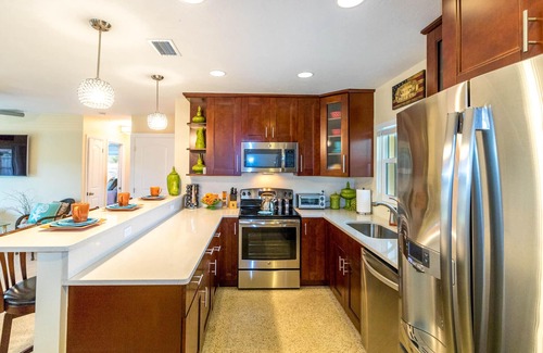 Arlington Park House | Arlington Park Amazing Location Pet Friendly 2 Master Suites Home