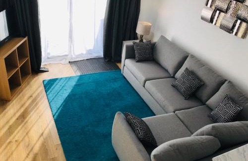 Bicester House | Arma Short Stays 46 Bicester - Sleeps 3 - Free Parking & Garden