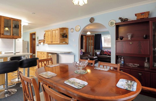 Beinn Orasaigh Cottage | ARNAVAL, pet friendly, country holiday cottage in Carbost