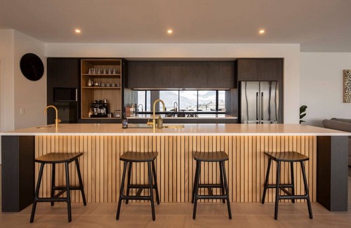 Frankton Villa | Aroha on Florence - NZSIR Luxury Rental Homes