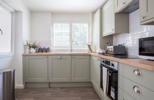 Alcester Cottage | Arrow Lodge at Ragley Estate - sleeps 2 guests in 1 bedroom