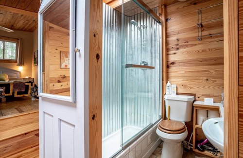 Pittsboro House | Art, Beauty, Nature: A Woodland Retreat