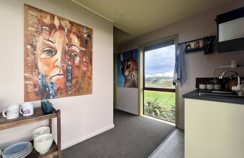 Waiau Cottage | Art Cottage