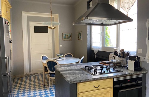 Dole Villa | Art Deco town house with swimming pool for up to 8 people
