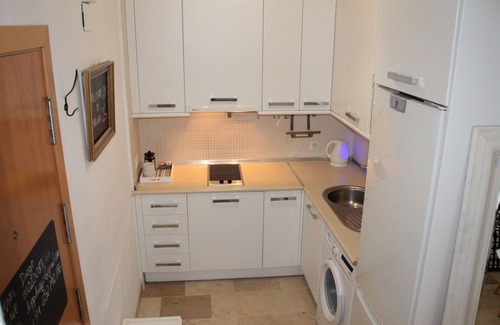 La Merced Apartment | Art Flat in Picasso neighborhood