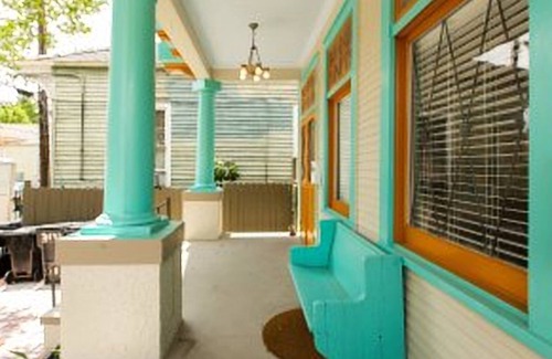 Bywater Apartment | Art Gem In Historic District Of New Orleans, cozy and elegant