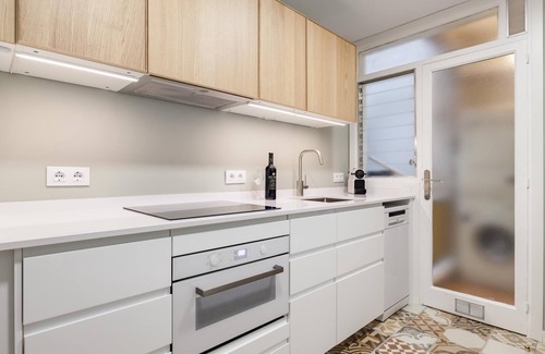 Sant Antoni Apartment | Art House Renoir Plaza Universitat Sant Antoni