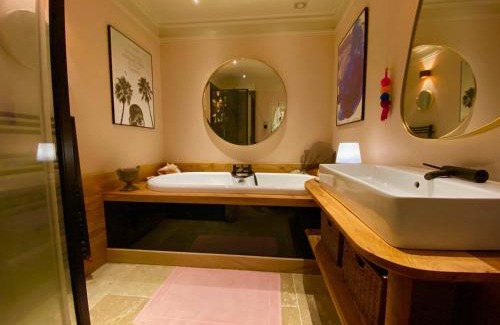 Le Dorat Bed & Breakfast | Art-Maison