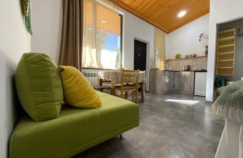 Garni Cabin | Art Rooms Garni B&B