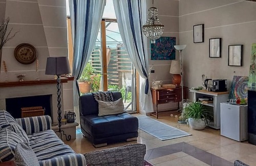 Novi Velia House | Artesia - Junior Suite Matisse
