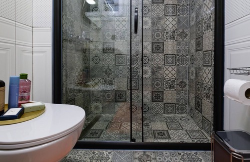 Kabatas Apartment | Artful Apartment w/Projector in Beyoglu, Cihangir