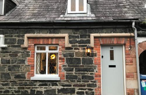 Hillsborough House | Arthur Street Guest Cottage No16