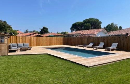 Leon House | Artigaous Family