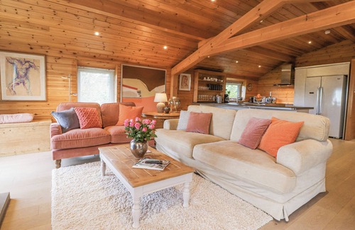 Longridge Cottage | ARTISAN LODGE, pet friendly, with open fire in Longridge