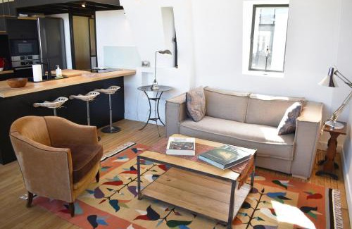 15th Arrondissement Apartment | Artist Loft