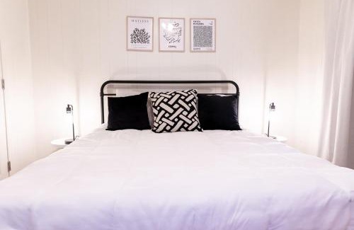 Covington Apartment | Artist's Bungalow - 1/2 mi from Covington Square
