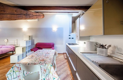 Old Town Apartment | (Artist's Nest) Attic in the Center near the Lake