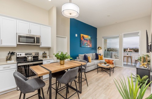 North Park Apartment | Artistic + FastWi-Fi + Parking + Pets + EV Charging!