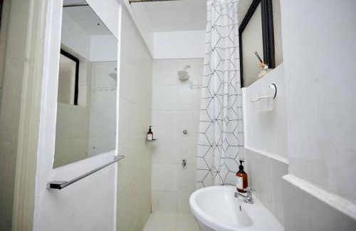 Kidono Apartment | Artistic, modern one bedroom duplex apartment