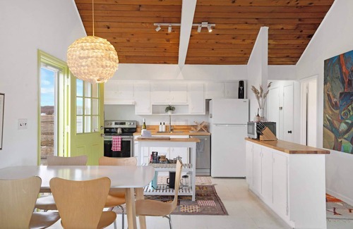 Wading River House | Artists Nature Retreat by the Beach