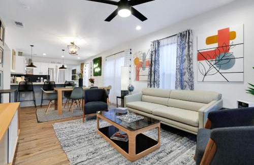 Denver Heights House | Artsy - A Birdy Vacation Rental