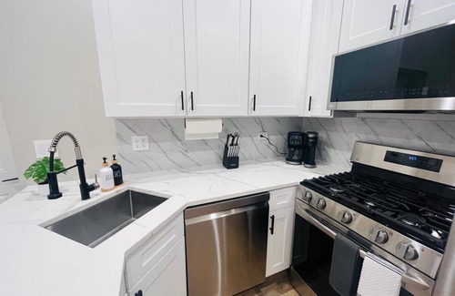 West Town Condo | Artsy Chicago - 1BR/1BATH