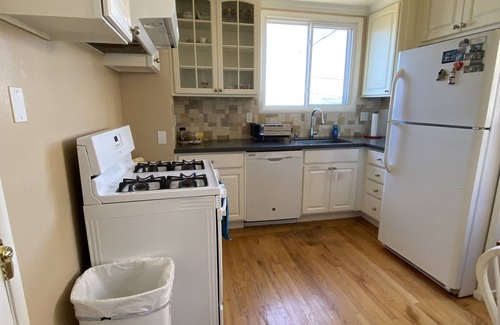 Westlake House | As close to San Francisco you can without being in San Francisco! IDEAL LOCATION