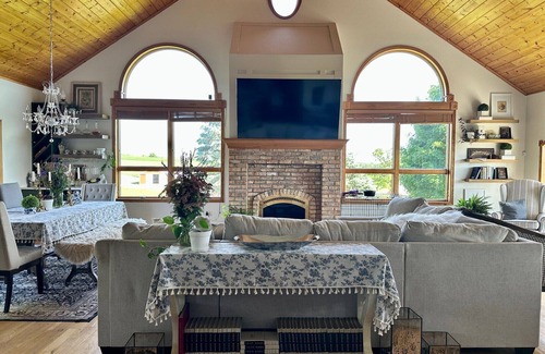Barneveld Other | As Seen on HGTV - City Escape Ranch with Sauna, Gym & Soul-Soothing Vibes