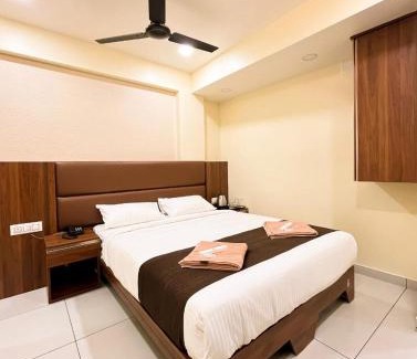 Edapalli Hotel | AS STAY INN EDAPPALLY, Near Lulu Mall