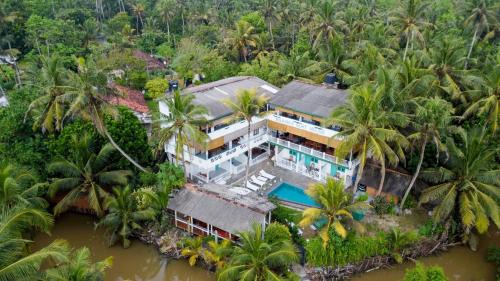 Midigama East Bed & Breakfast | Asanka Surf House & Resturant