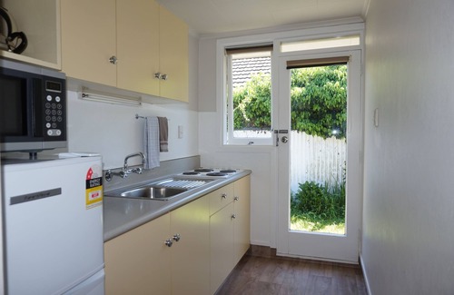 Riccarton Hotel | Ashleigh Court Motel-Christchurch Hagley Park