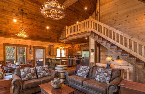 Blue Ridge Cabin | Aska Escape Lodge – Close to Family Fun, Game Room, Luxe Amenities