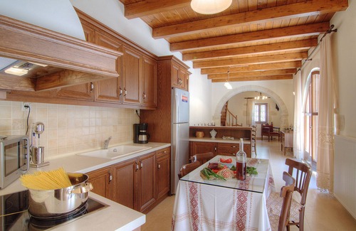 Mylopotamos House | Askoutsi Manor, a Natural Tranquil Retreat! With jacuzzi terrace!