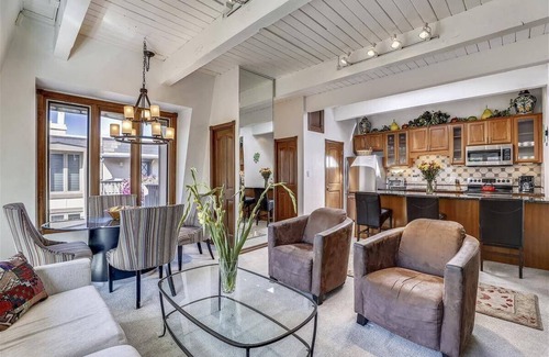 Aspen Condo | Aspen Mountain 2 Bedroom, just 100 Yards from Silver Queen Gondola w/hot tub!