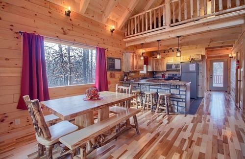 Carbon Hill Cabin | Aspen Retreat Lodge by Tranquil Hills Lodging