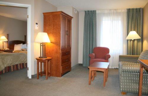 Kutzky Park Hotel | Aspen Suites - Rochester
