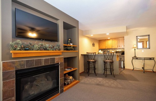 Fall River Estates Hotel | Aspen Winds on Fall River