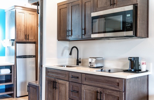 Bellflower Hotel | Aspire Inn Studios & Spas