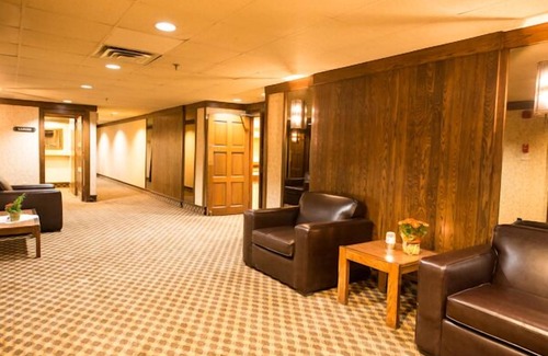 St. James Hotel | Assiniboine Gordon Inn on the Park