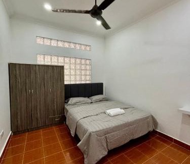 Teluk Panglima Garang House | Aster Homestay Telok Panglima Garang